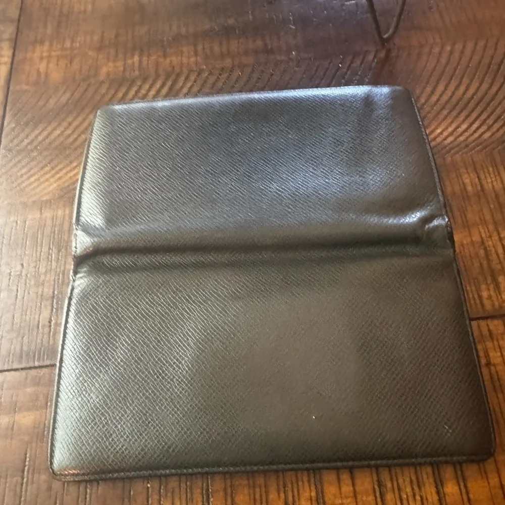 Louis Vuitton Brazza wallet vintage pre-loved black